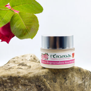 Crema Facial Regeneradora de Rosa Mosqueta ​y Ácido Hialurónico.